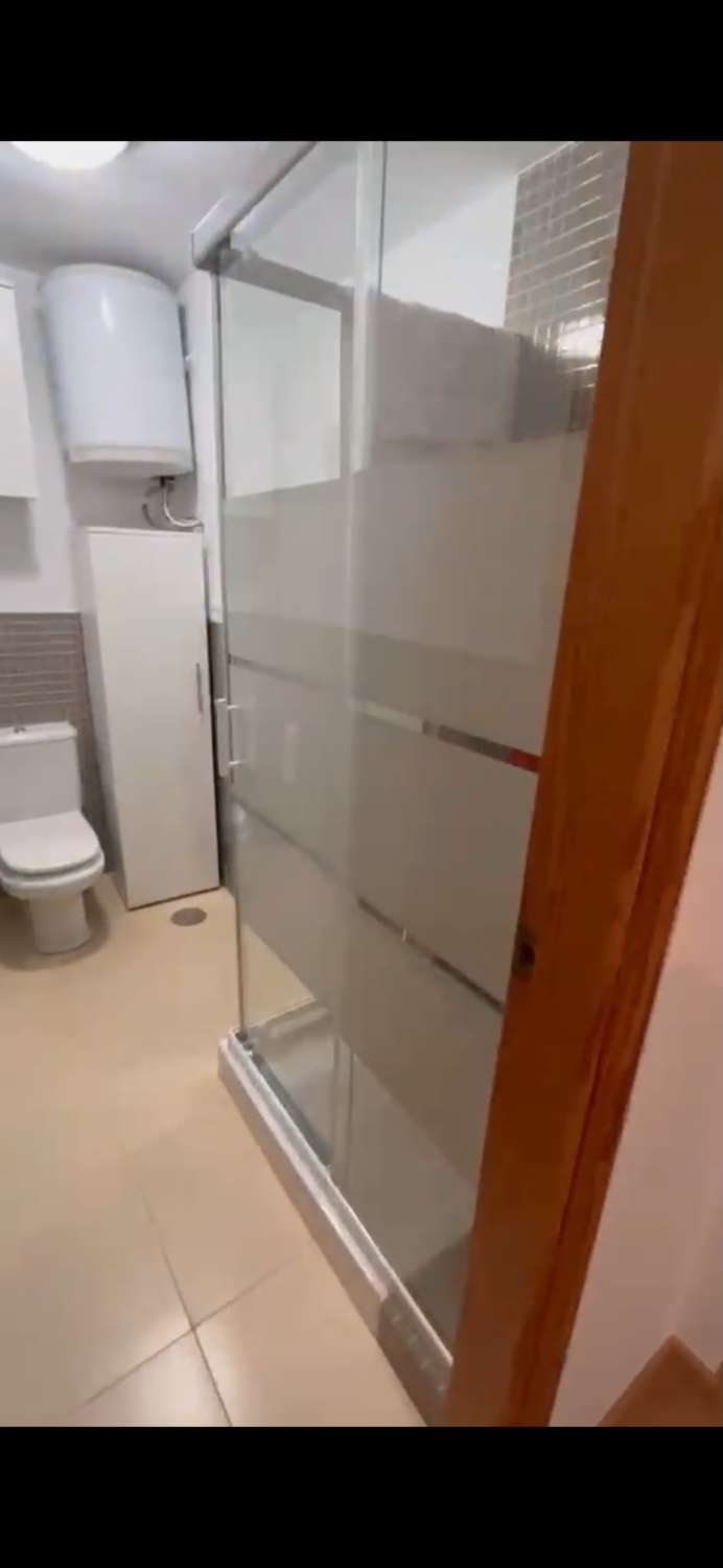 ÁTICO CON SOLÁRIUM PRIVADO, PISCINA COMUNITARIA, GARAJE Y TRASTERO A 1 KM DEL MAR EN NUEVA TORREVIEJA