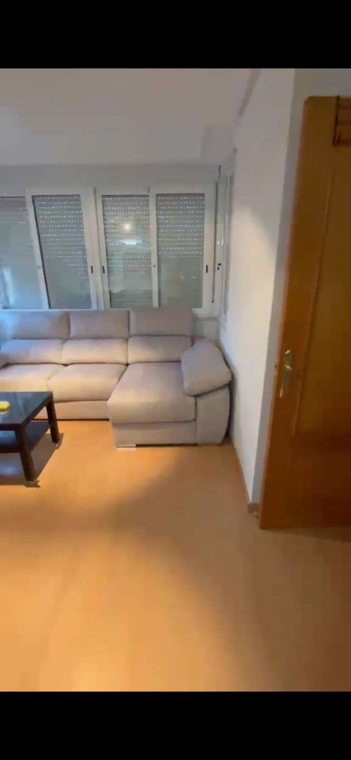 ÁTICO CON SOLÁRIUM PRIVADO, PISCINA COMUNITARIA, GARAJE Y TRASTERO A 1 KM DEL MAR EN NUEVA TORREVIEJA