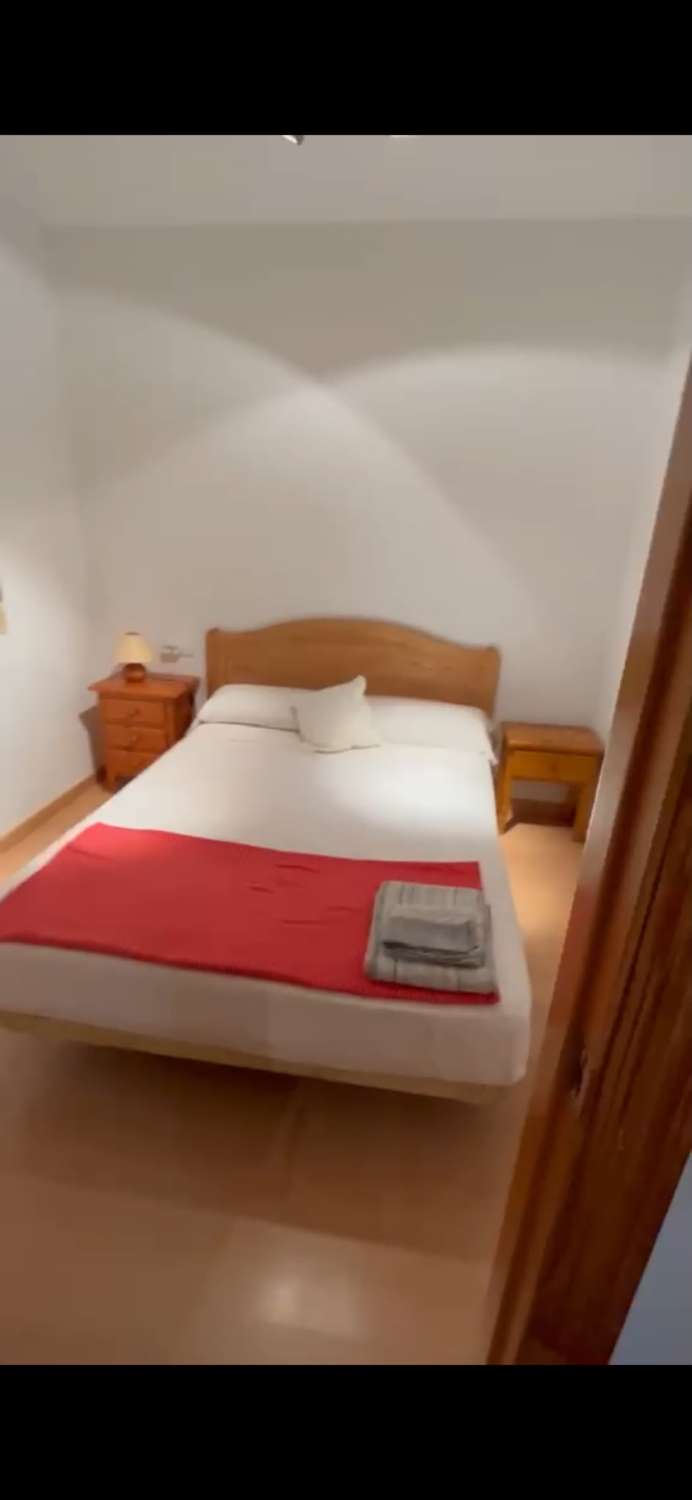 ÁTICO CON SOLÁRIUM PRIVADO, PISCINA COMUNITARIA, GARAJE Y TRASTERO A 1 KM DEL MAR EN NUEVA TORREVIEJA