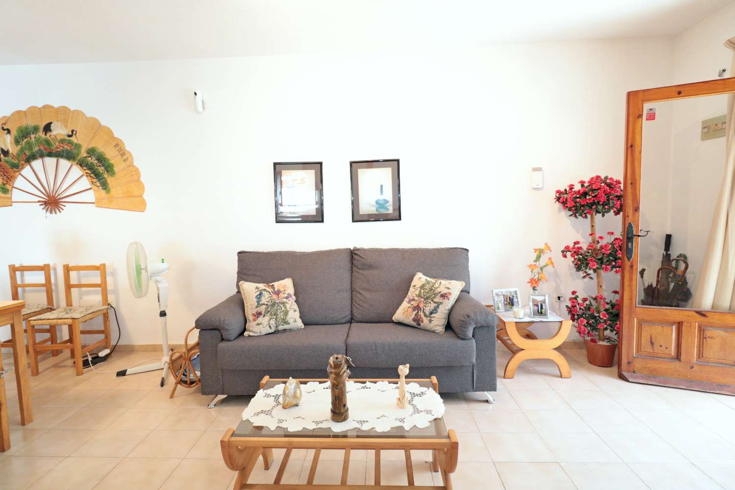 BUNGALOW DE 3 DORMITORIOS CON AMPLIA TERRAZA A 50 METROS DEL MAR EN EL ACEQUIÓN – LOS NÁUFRAGOS