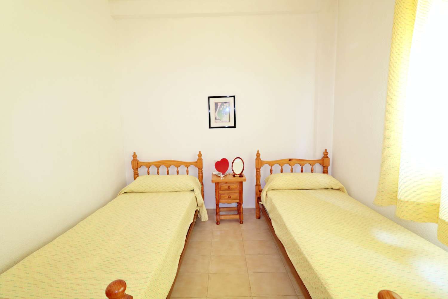 BUNGALOW DE 3 DORMITORIOS CON AMPLIA TERRAZA A 50 METROS DEL MAR EN EL ACEQUIÓN – LOS NÁUFRAGOS