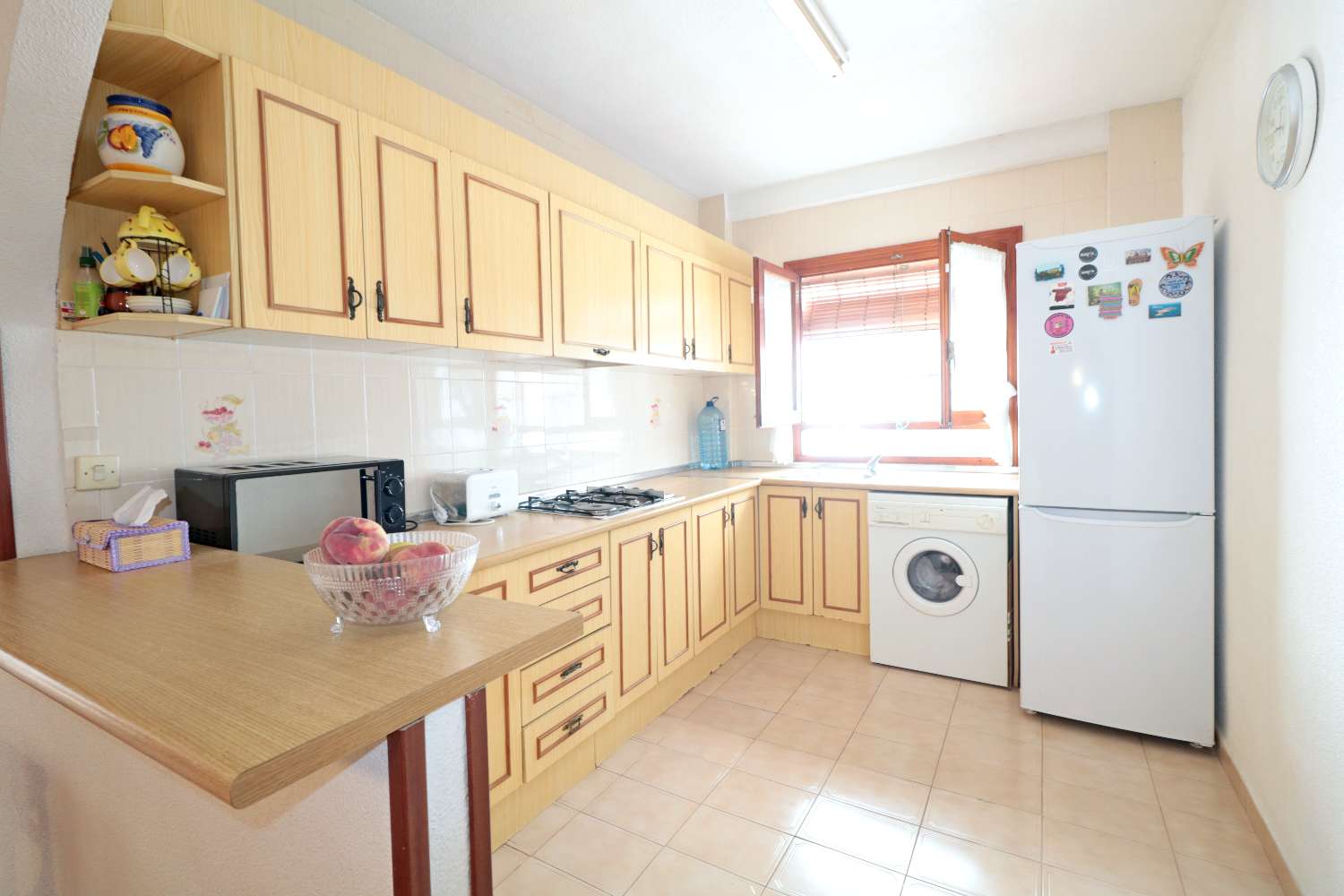 BUNGALOW DE 3 DORMITORIOS CON AMPLIA TERRAZA A 50 METROS DEL MAR EN EL ACEQUIÓN – LOS NÁUFRAGOS