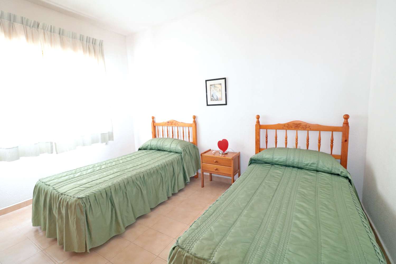 BUNGALOW DE 3 DORMITORIOS CON AMPLIA TERRAZA A 50 METROS DEL MAR EN EL ACEQUIÓN – LOS NÁUFRAGOS