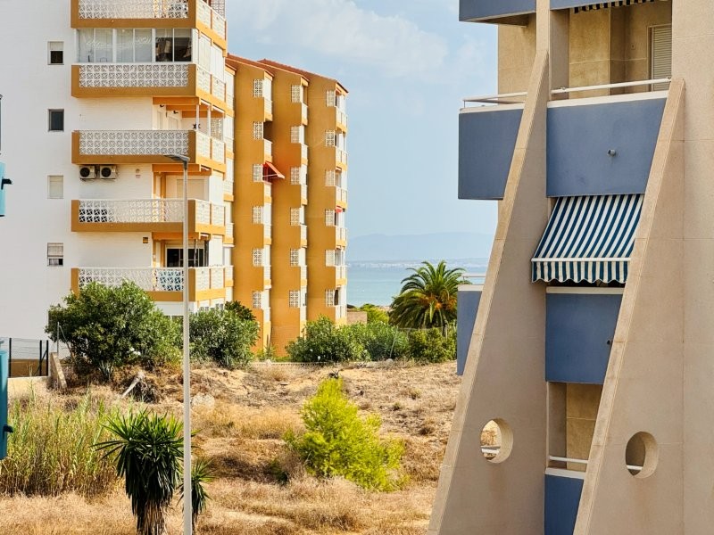 APARTAMENTO IMPECABLE A 200 METROS DE LA PLAYA EN LA MATA CON AMPLIO TRASTERO