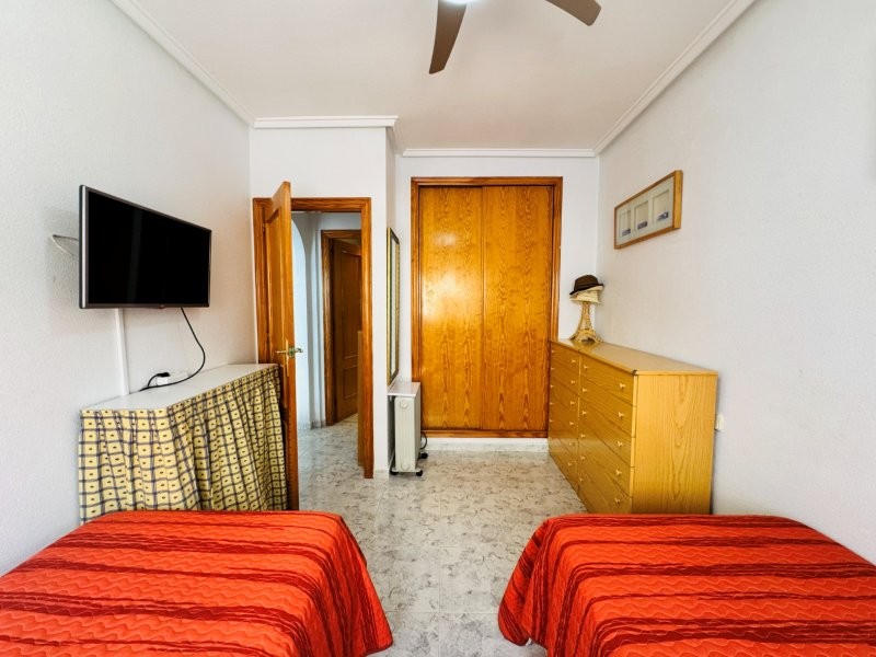 APARTAMENTO IMPECABLE A 200 METROS DE LA PLAYA EN LA MATA CON AMPLIO TRASTERO