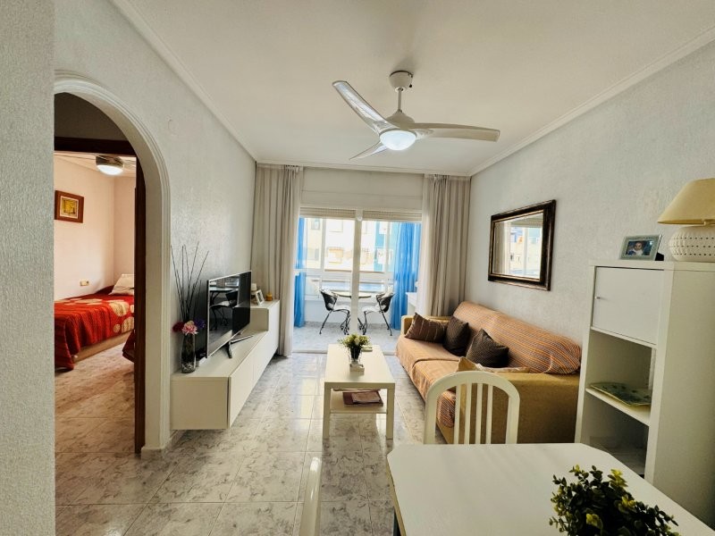 APARTAMENTO IMPECABLE A 200 METROS DE LA PLAYA EN LA MATA CON AMPLIO TRASTERO