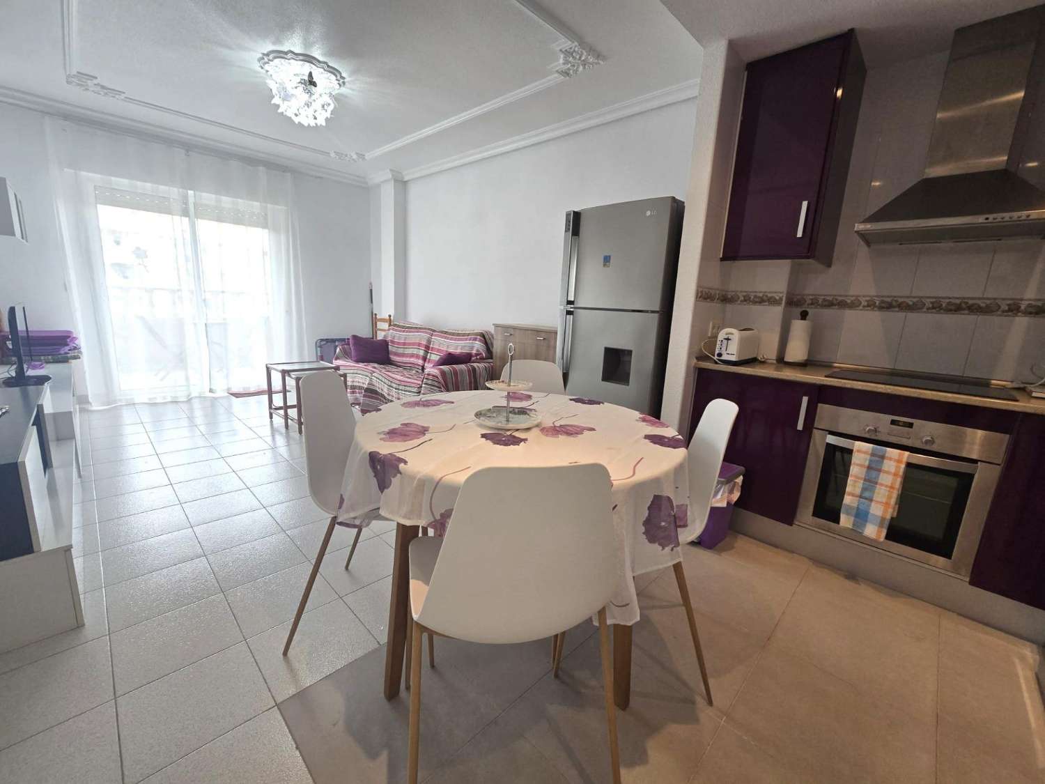 MODERN APPARTEMENT 5 MINUTEN VAN ZEE MET TERRAS EN ZIJKANT