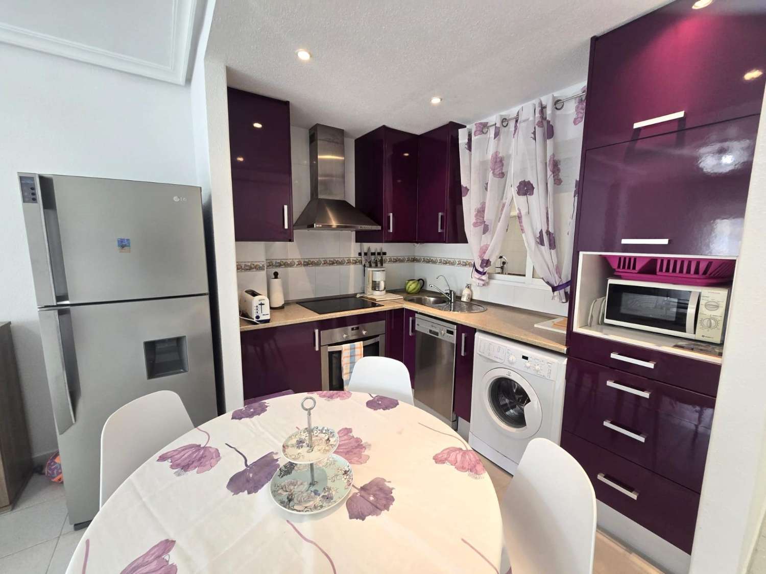 MODERN APPARTEMENT 5 MINUTEN VAN ZEE MET TERRAS EN ZIJKANT