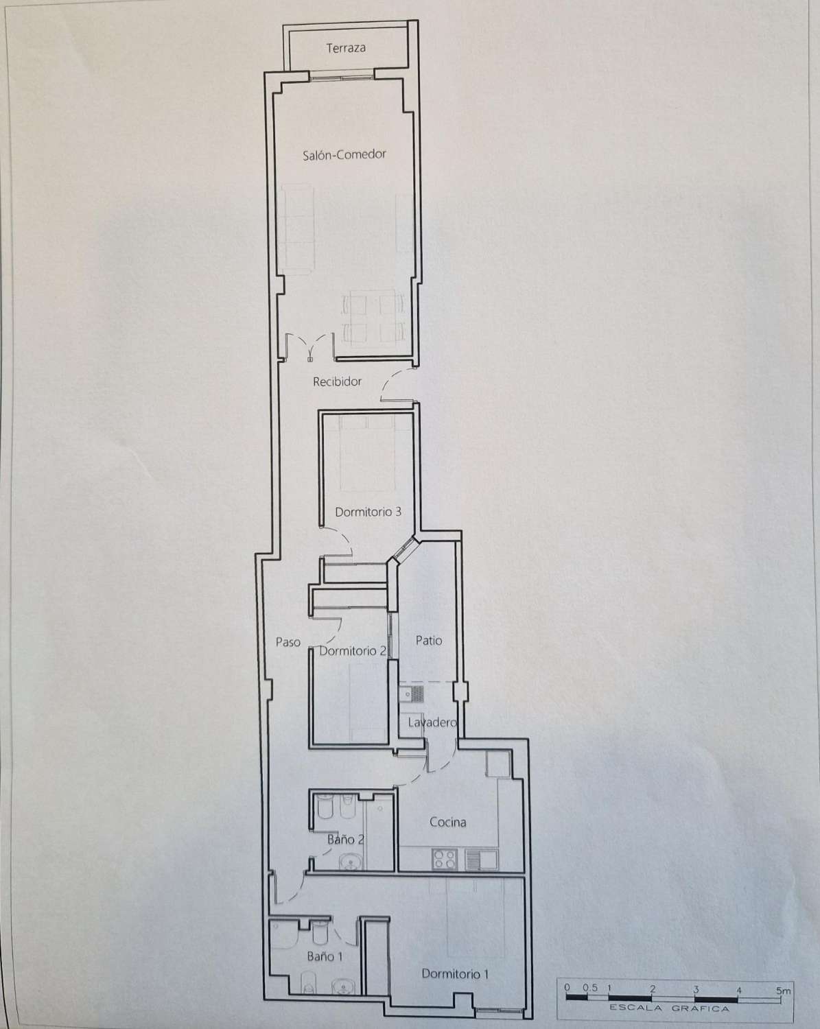AMPLIO APARTAMENTO DE 3 DORMITORIOS Y 2 BAÑOS EN EL CENTRO DE TORREVIEJA, ORIENTACIÓN SUR