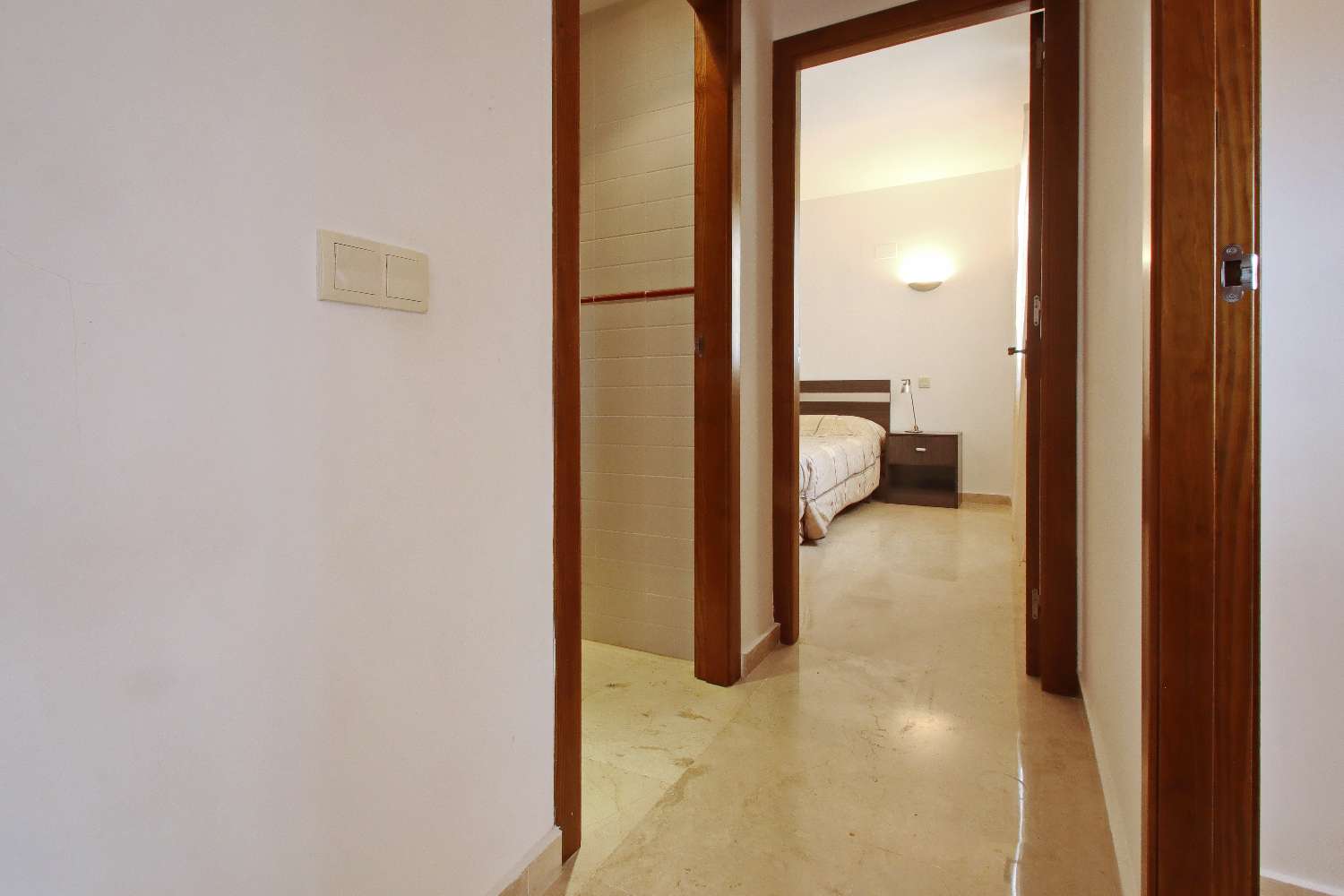 APARTAMENTO DE LUJO DE 2 DORMITORIOS CON ORIENTACIÓN SUR, TERRAZA Y GARAJE EN LA ENTRADA, PUNTA PRIMA