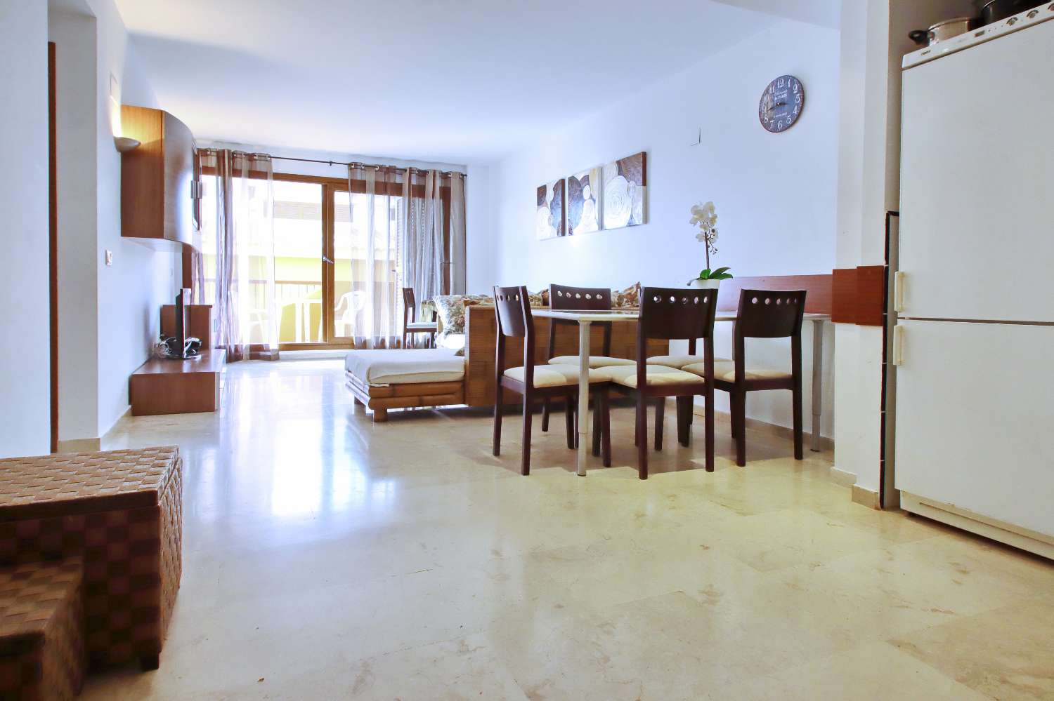 APARTAMENTO DE LUJO DE 2 DORMITORIOS CON ORIENTACIÓN SUR, TERRAZA Y GARAJE EN LA ENTRADA, PUNTA PRIMA