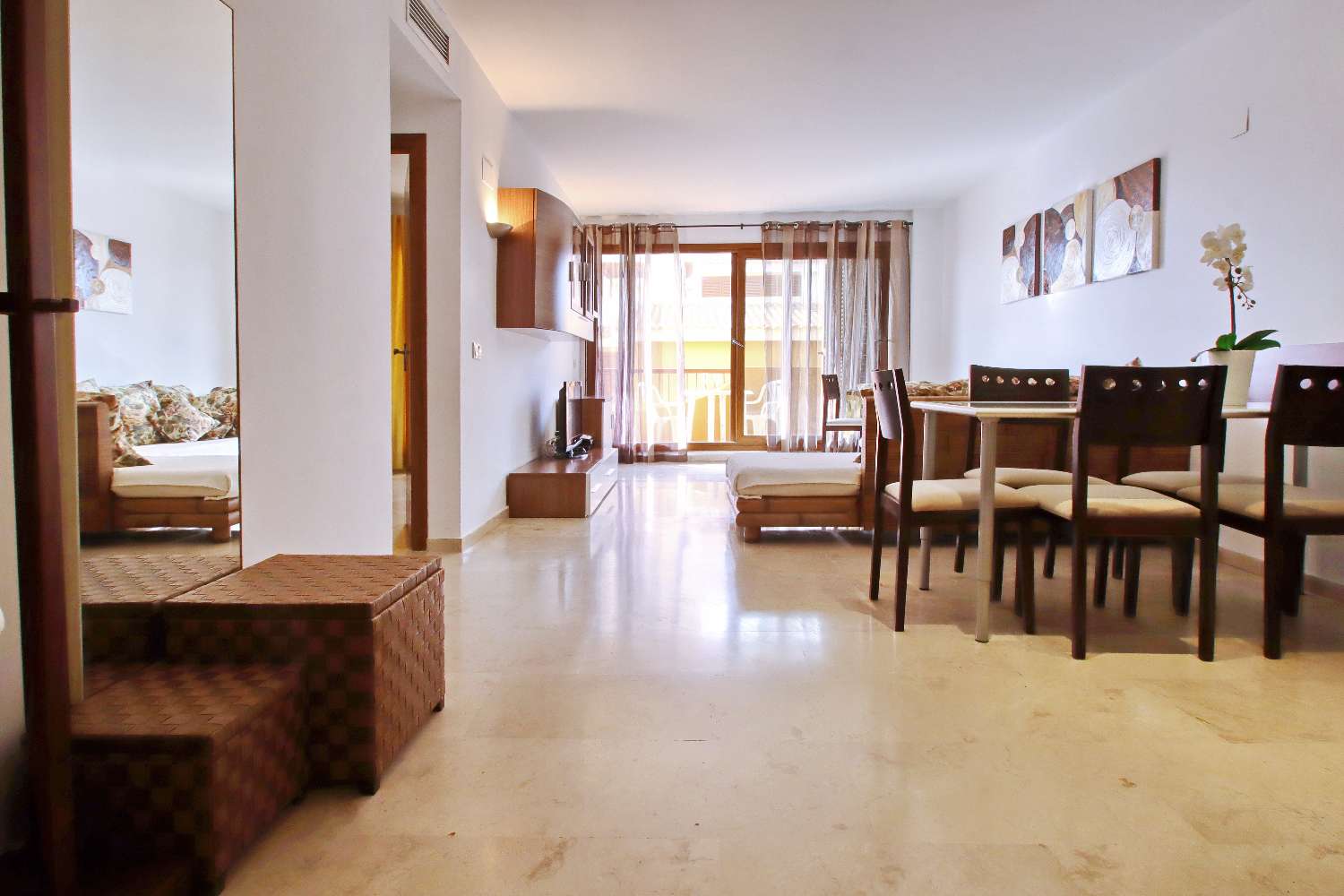 APARTAMENTO DE LUJO DE 2 DORMITORIOS CON ORIENTACIÓN SUR, TERRAZA Y GARAJE EN LA ENTRADA, PUNTA PRIMA