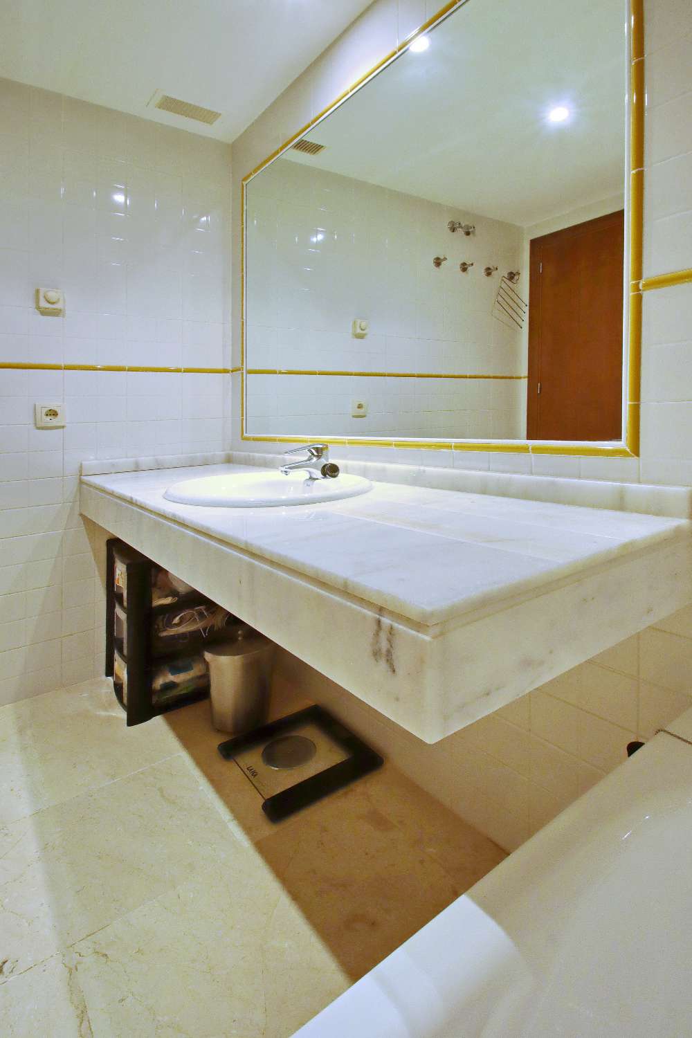 APARTAMENTO DE LUJO DE 2 DORMITORIOS CON ORIENTACIÓN SUR, TERRAZA Y GARAJE EN LA ENTRADA, PUNTA PRIMA