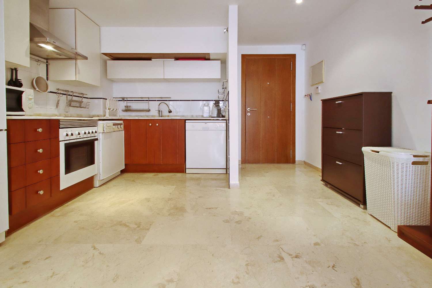 APARTAMENTO DE LUJO DE 2 DORMITORIOS CON ORIENTACIÓN SUR, TERRAZA Y GARAJE EN LA ENTRADA, PUNTA PRIMA