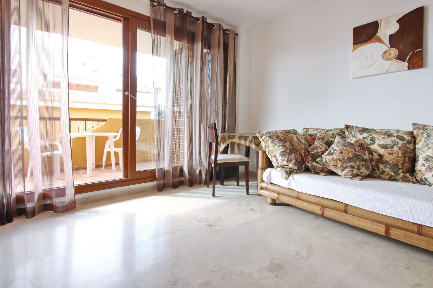 APARTAMENTO DE LUJO DE 2 DORMITORIOS CON ORIENTACIÓN SUR, TERRAZA Y GARAJE EN LA ENTRADA, PUNTA PRIMA