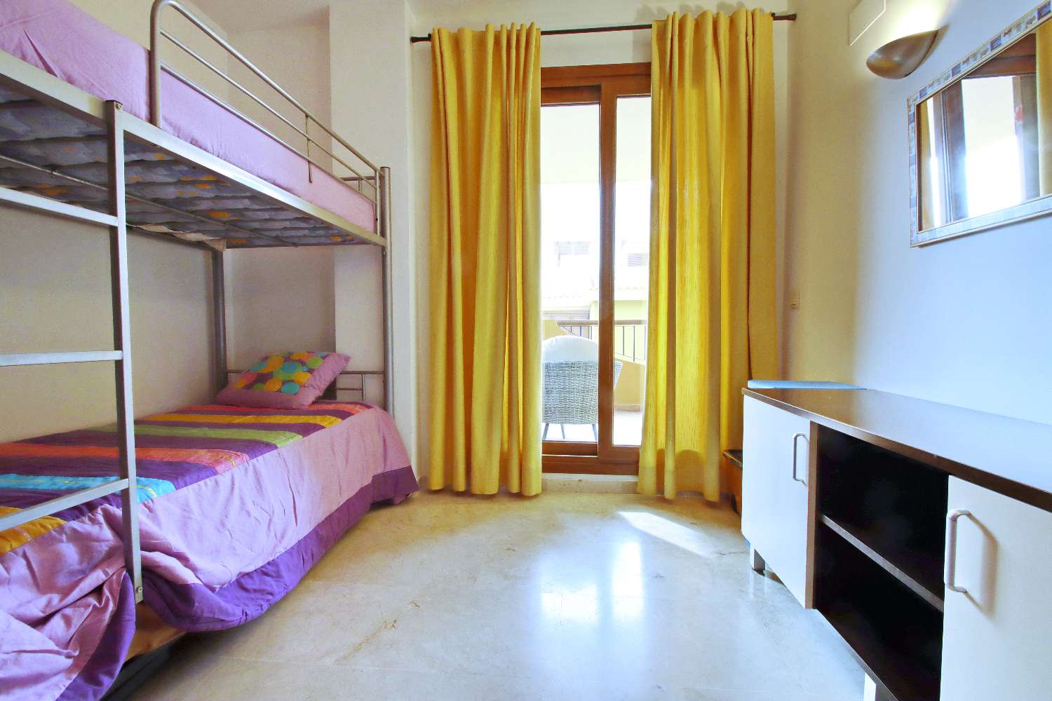 APARTAMENTO DE LUJO DE 2 DORMITORIOS CON ORIENTACIÓN SUR, TERRAZA Y GARAJE EN LA ENTRADA, PUNTA PRIMA