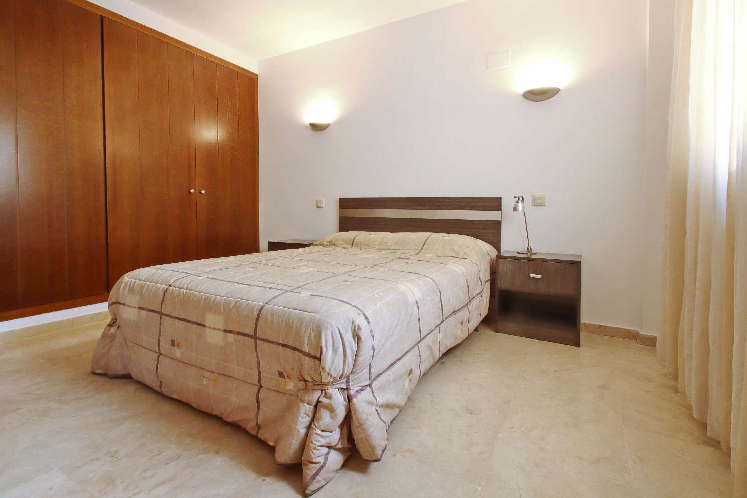 APARTAMENTO DE LUJO DE 2 DORMITORIOS CON ORIENTACIÓN SUR, TERRAZA Y GARAJE EN LA ENTRADA, PUNTA PRIMA