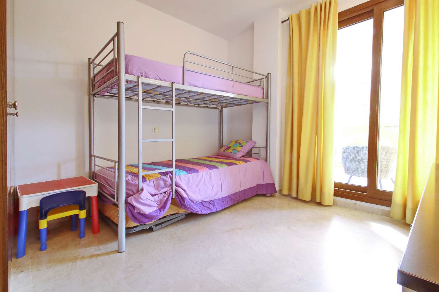 APARTAMENTO DE LUJO DE 2 DORMITORIOS CON ORIENTACIÓN SUR, TERRAZA Y GARAJE EN LA ENTRADA, PUNTA PRIMA