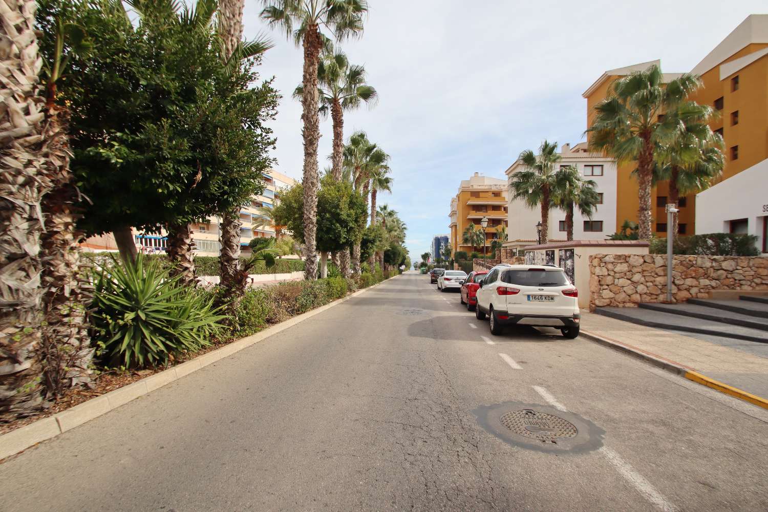 APARTAMENTO DE LUJO DE 2 DORMITORIOS CON ORIENTACIÓN SUR, TERRAZA Y GARAJE EN LA ENTRADA, PUNTA PRIMA