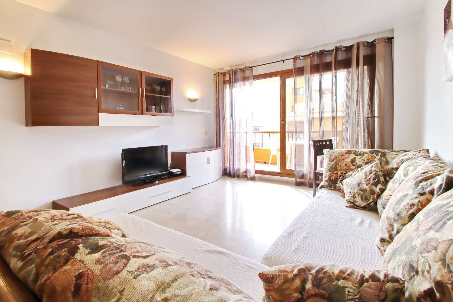 APARTAMENTO DE LUJO DE 2 DORMITORIOS CON ORIENTACIÓN SUR, TERRAZA Y GARAJE EN LA ENTRADA, PUNTA PRIMA