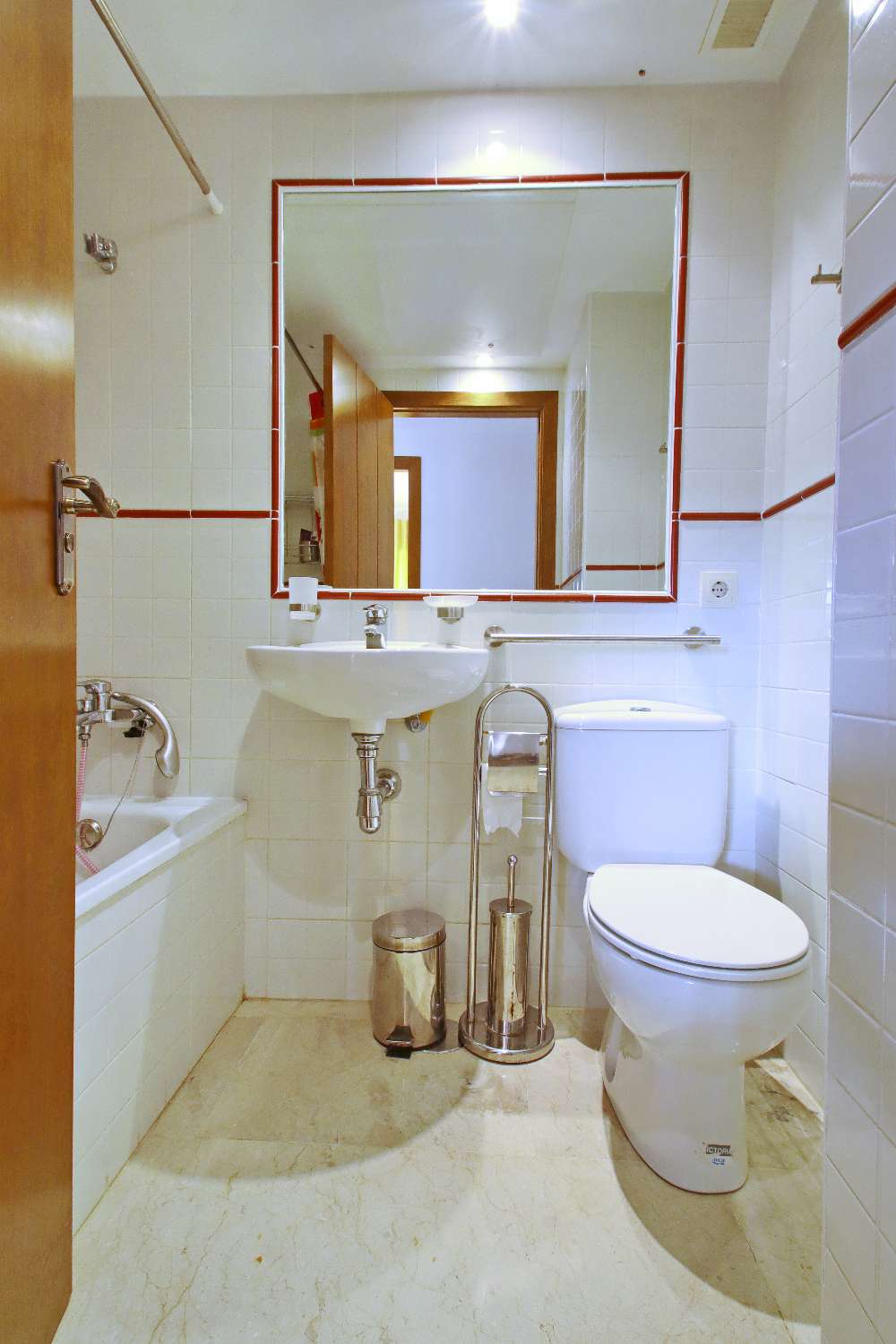 APARTAMENTO DE LUJO DE 2 DORMITORIOS CON ORIENTACIÓN SUR, TERRAZA Y GARAJE EN LA ENTRADA, PUNTA PRIMA