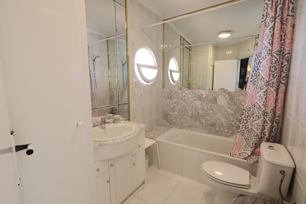 BUNGALOW EN PLANTA ALTA CON VISTAS AL MAR, TERRAZA Y PISCINA EN LOS ALTOS – RESIDENCIAL LAS FUENTES I