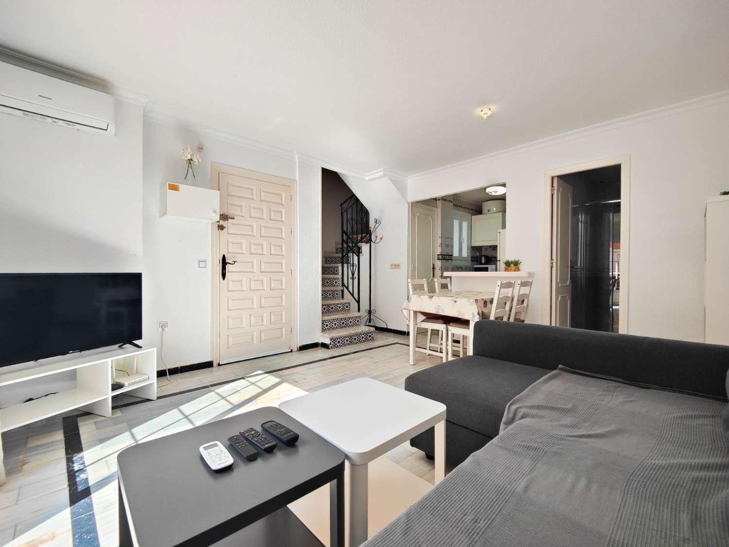 ÁTICO DÚPLEX CON SOLÁRIUM PRIVADO Y VISTAS AL MAR A 200 M DE LA PLAYA DE LA MATA