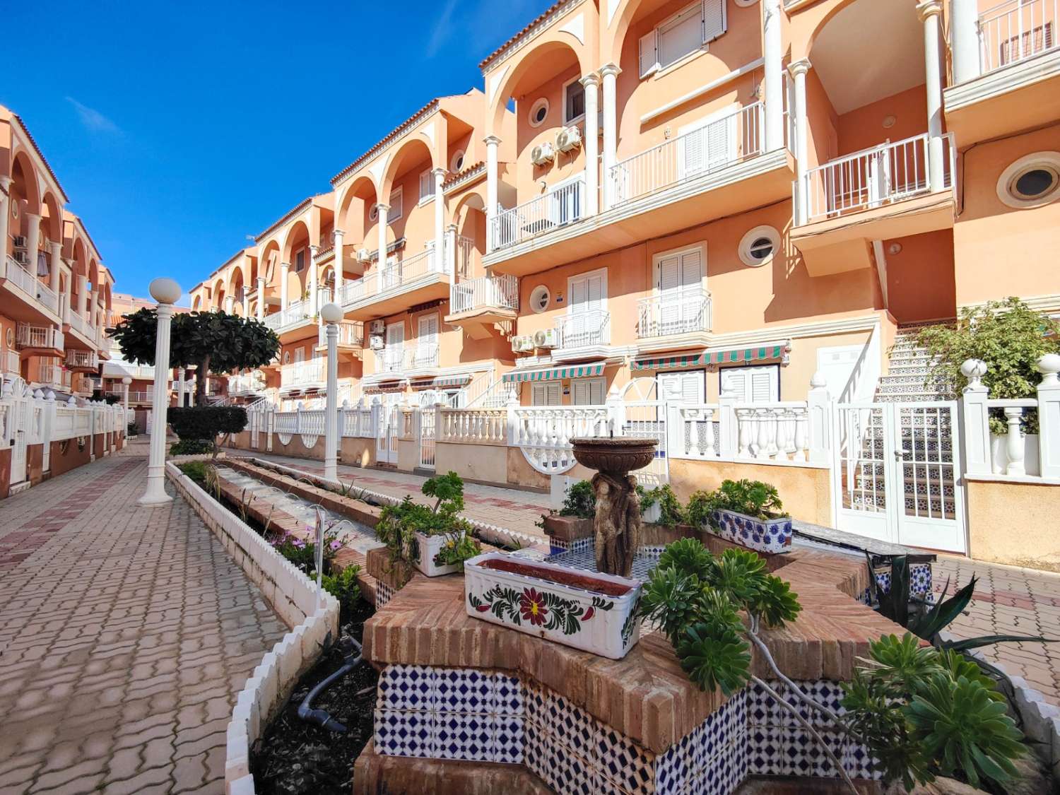 ÁTICO DÚPLEX CON SOLÁRIUM PRIVADO Y VISTAS AL MAR A 200 M DE LA PLAYA DE LA MATA