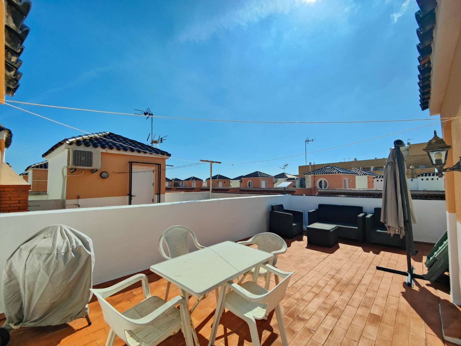 ÁTICO DÚPLEX CON SOLÁRIUM PRIVADO Y VISTAS AL MAR A 200 M DE LA PLAYA DE LA MATA