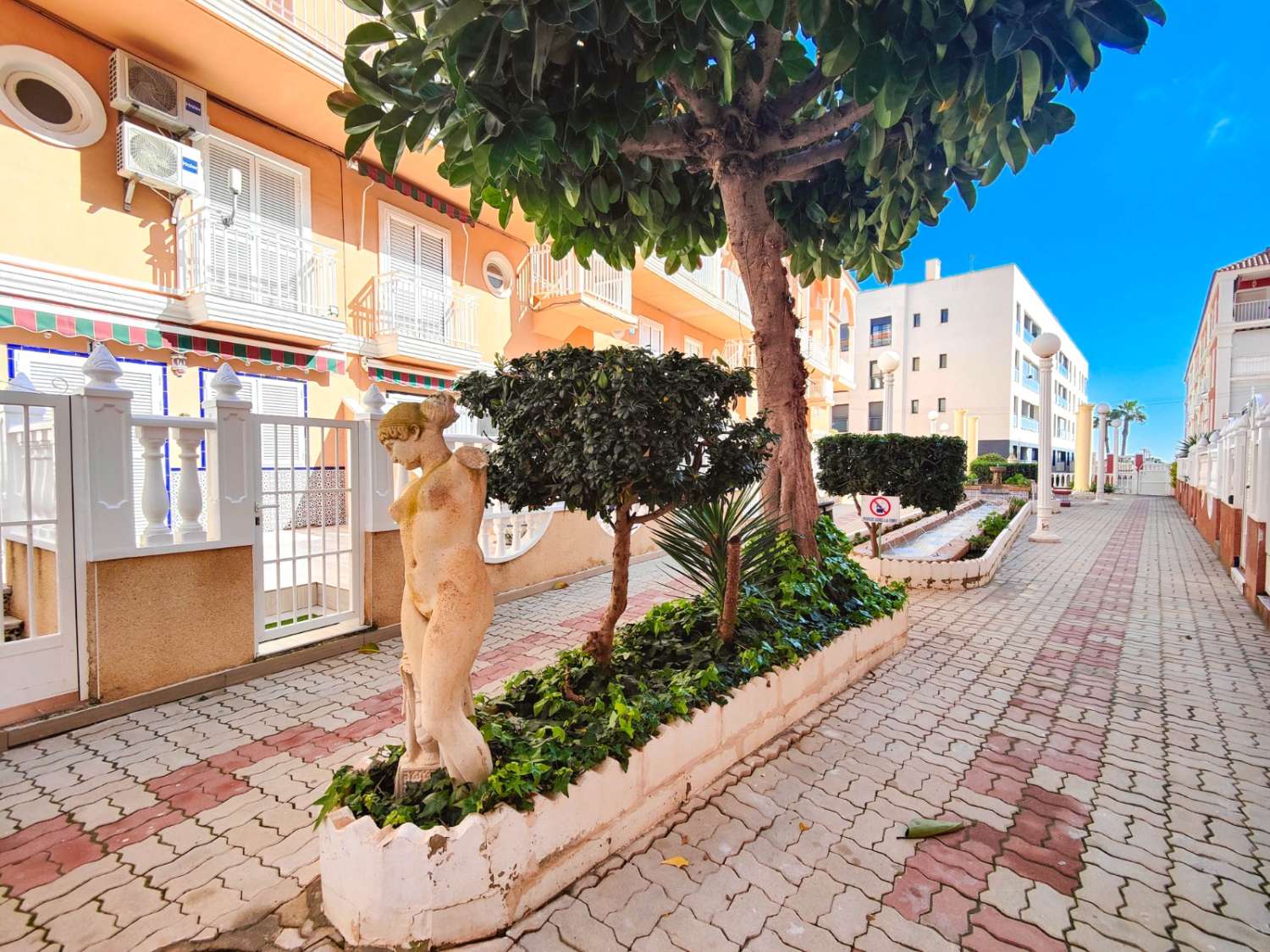ÁTICO DÚPLEX CON SOLÁRIUM PRIVADO Y VISTAS AL MAR A 200 M DE LA PLAYA DE LA MATA