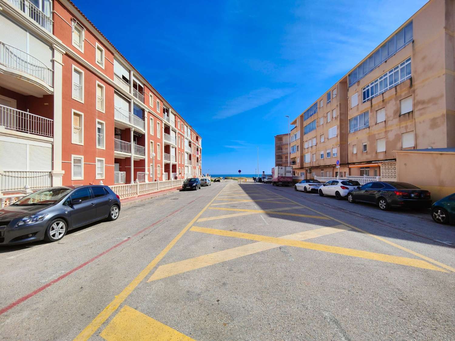 ÁTICO DÚPLEX CON SOLÁRIUM PRIVADO Y VISTAS AL MAR A 200 M DE LA PLAYA DE LA MATA