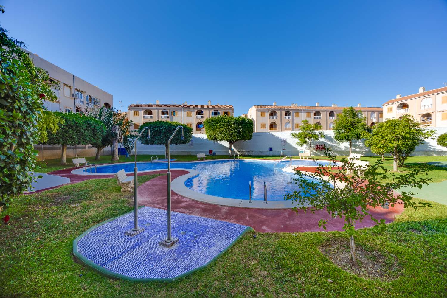 ÁTICO A 250 M DEL MAR CON TERRAZA, GARAJE Y PISCINA EN ACEQUIÓN