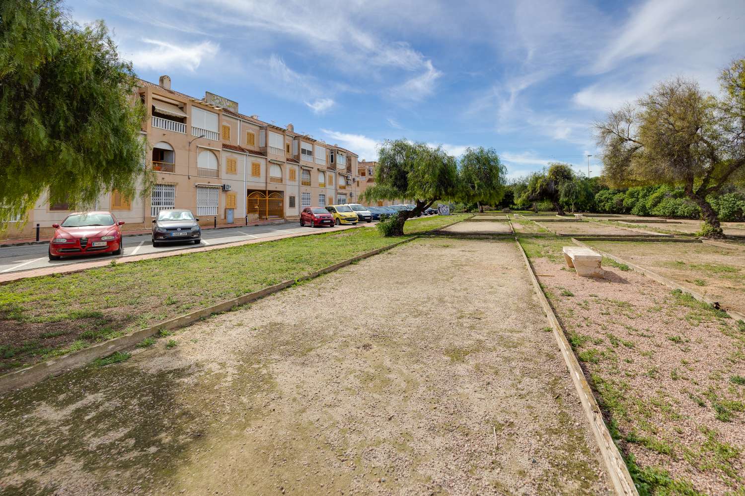 ÁTICO A 250 M DEL MAR CON TERRAZA, GARAJE Y PISCINA EN ACEQUIÓN