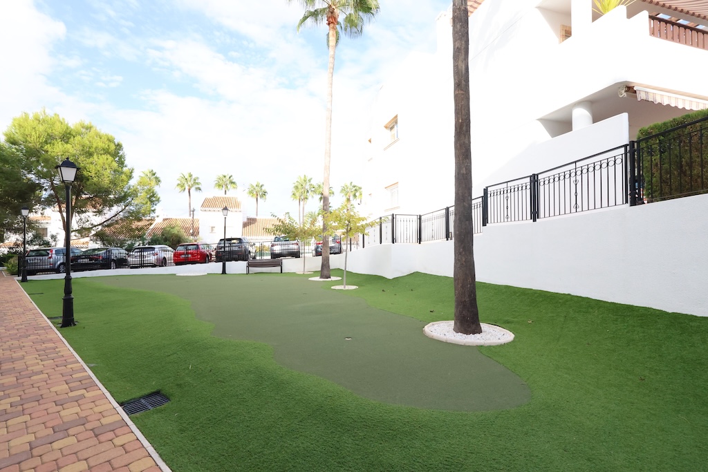 APARTAMENTO CON VISTAS PANORÁMICAS Y GRAN TERRAZA ACRISTALADA EN VILLAMARTÍN GOLF