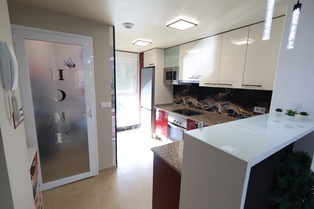APARTAMENTO CON VISTAS PANORÁMICAS Y GRAN TERRAZA ACRISTALADA EN VILLAMARTÍN GOLF