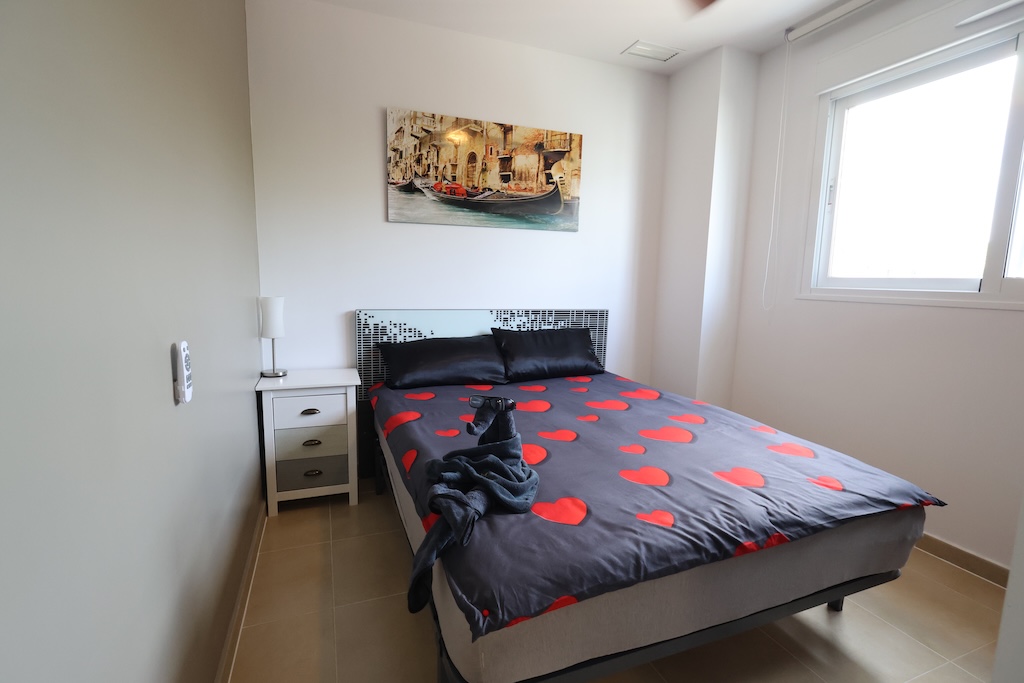 APARTAMENTO CON VISTAS PANORÁMICAS Y GRAN TERRAZA ACRISTALADA EN VILLAMARTÍN GOLF