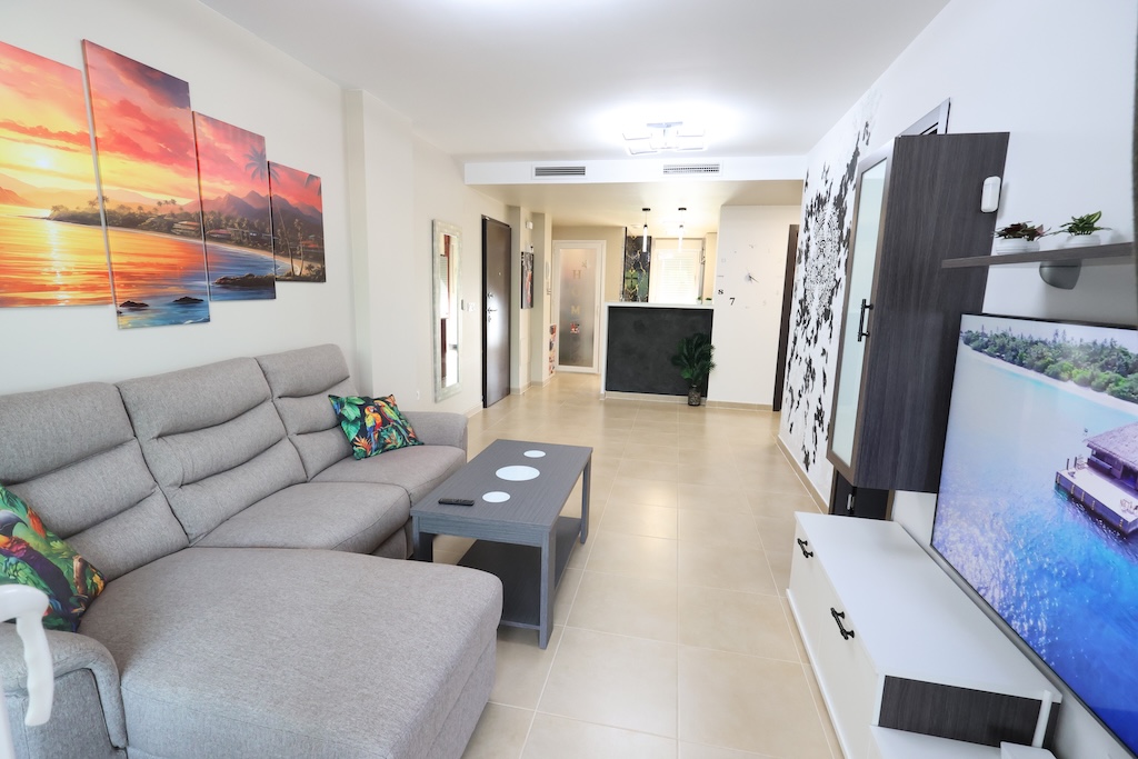 APARTAMENTO CON VISTAS PANORÁMICAS Y GRAN TERRAZA ACRISTALADA EN VILLAMARTÍN GOLF