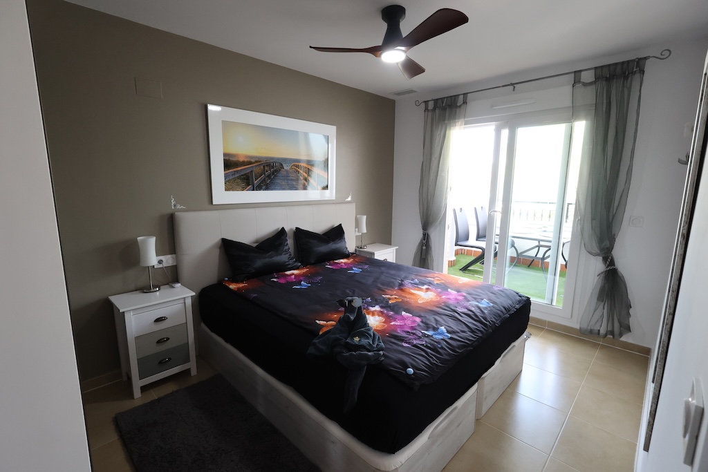 APARTAMENTO CON VISTAS PANORÁMICAS Y GRAN TERRAZA ACRISTALADA EN VILLAMARTÍN GOLF
