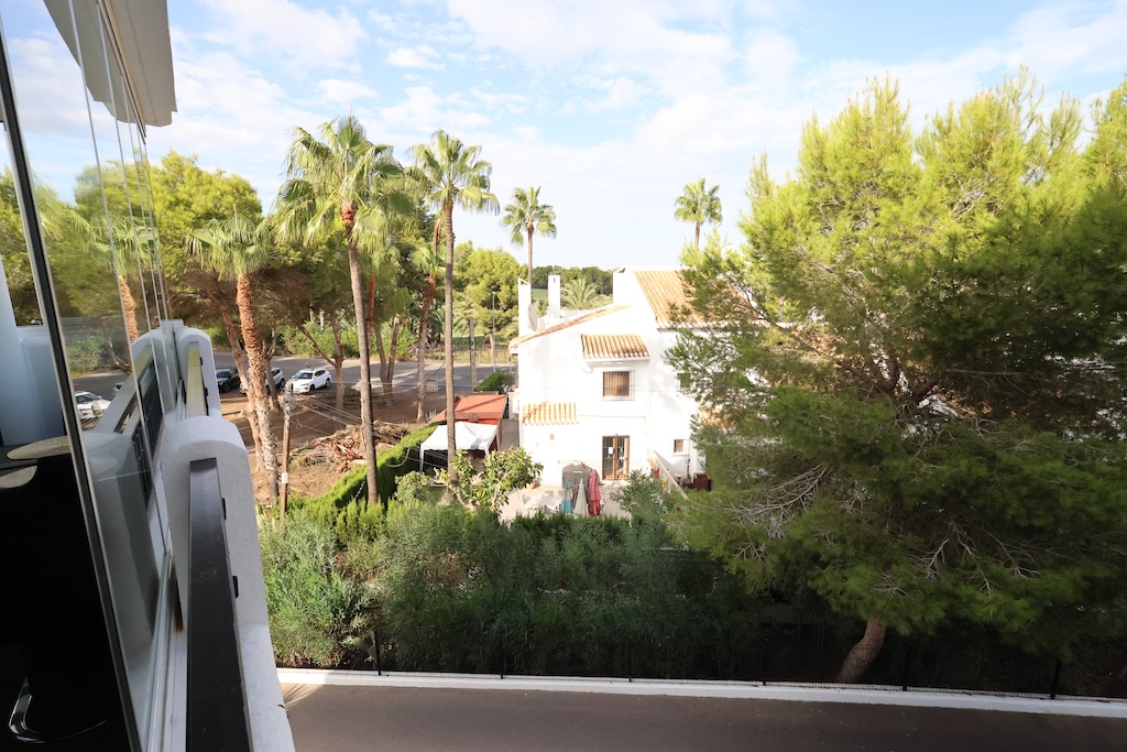 APARTAMENTO CON VISTAS PANORÁMICAS Y GRAN TERRAZA ACRISTALADA EN VILLAMARTÍN GOLF