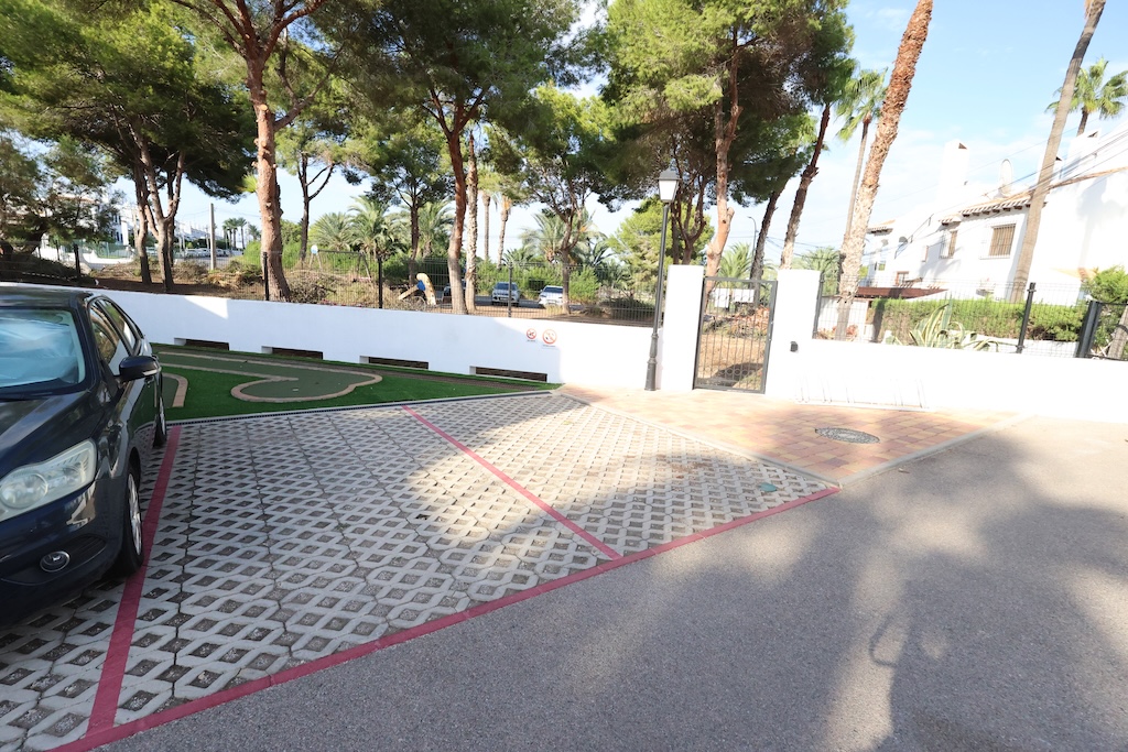 APARTAMENTO CON VISTAS PANORÁMICAS Y GRAN TERRAZA ACRISTALADA EN VILLAMARTÍN GOLF