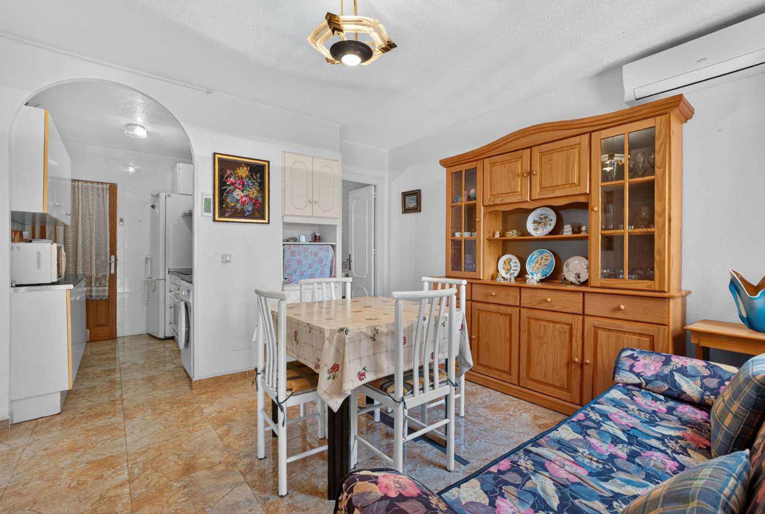 ADOSADO DE 3 DORMITORIOS CON SOLÁRIUM PRIVADO Y 2 PISCINAS COMUNITARIAS EN TORREVIEJA