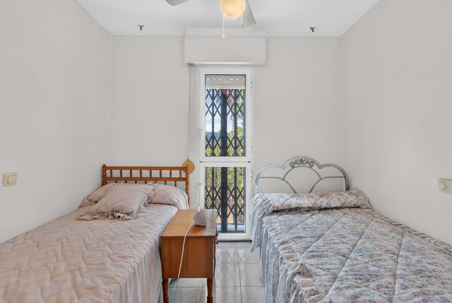 ADOSADO DE 3 DORMITORIOS CON SOLÁRIUM PRIVADO Y 2 PISCINAS COMUNITARIAS EN TORREVIEJA
