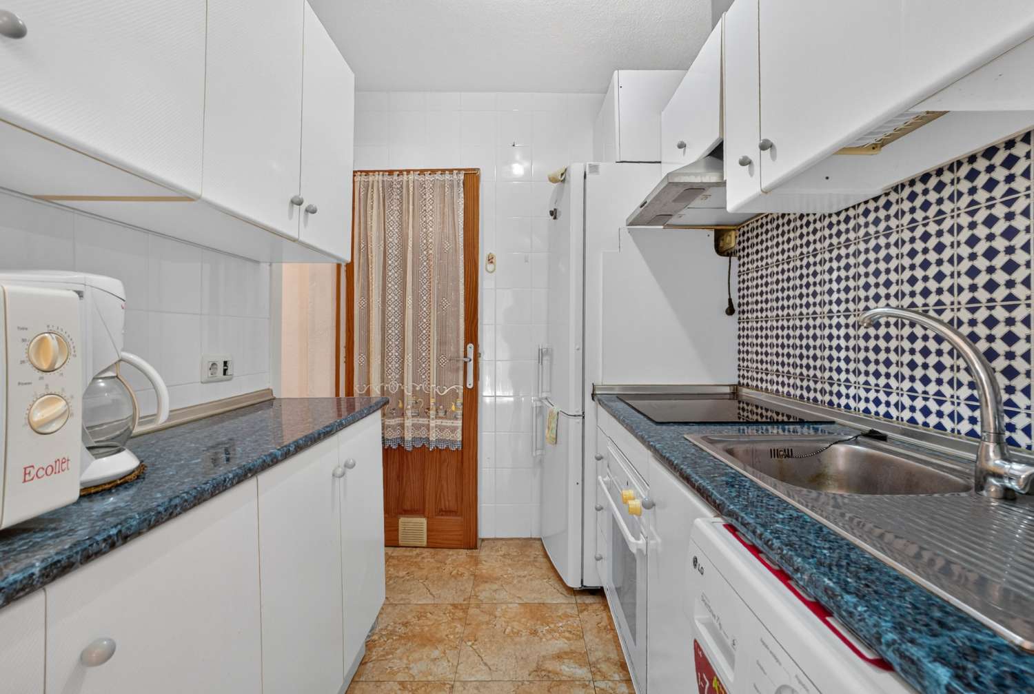 ADOSADO DE 3 DORMITORIOS CON SOLÁRIUM PRIVADO Y 2 PISCINAS COMUNITARIAS EN TORREVIEJA