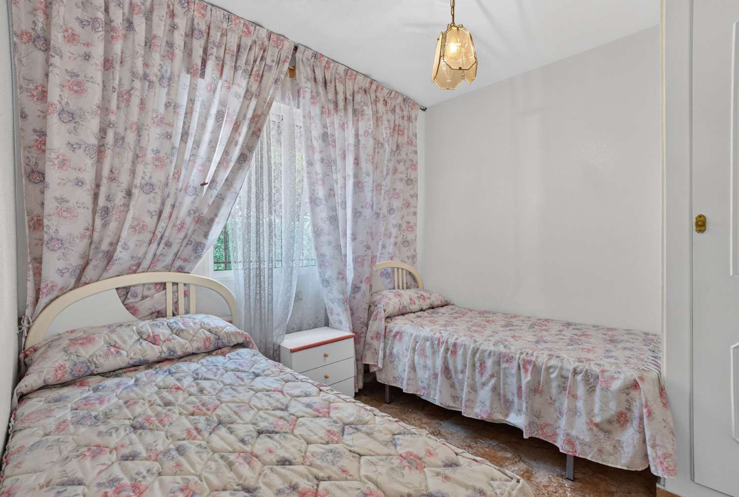 ADOSADO DE 3 DORMITORIOS CON SOLÁRIUM PRIVADO Y 2 PISCINAS COMUNITARIAS EN TORREVIEJA