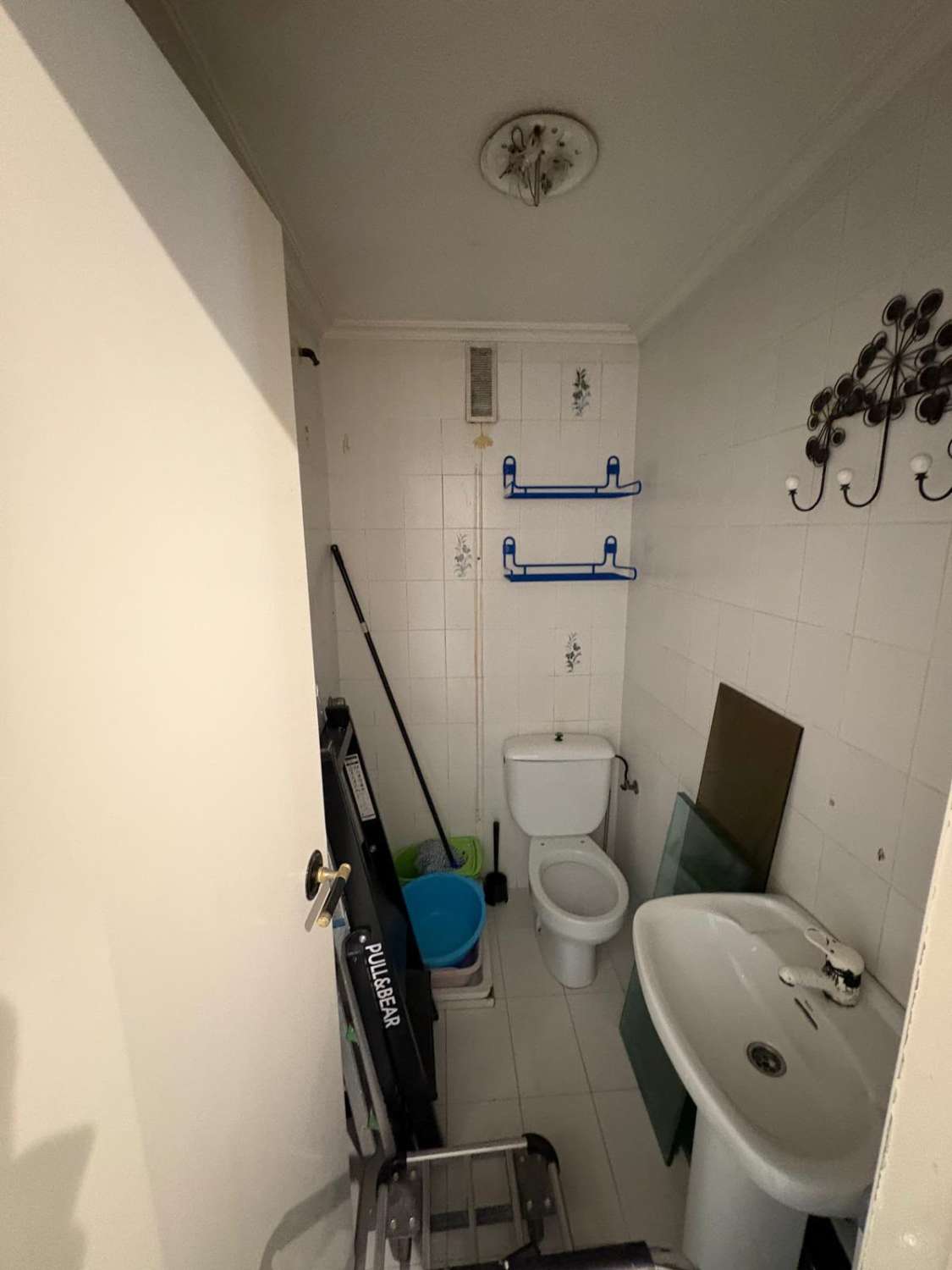 PISO CÉNTRICO DE ESQUINA AMUEBLADO JUNTO AL AYUNTAMIENTO Y CERCA DEL MAR