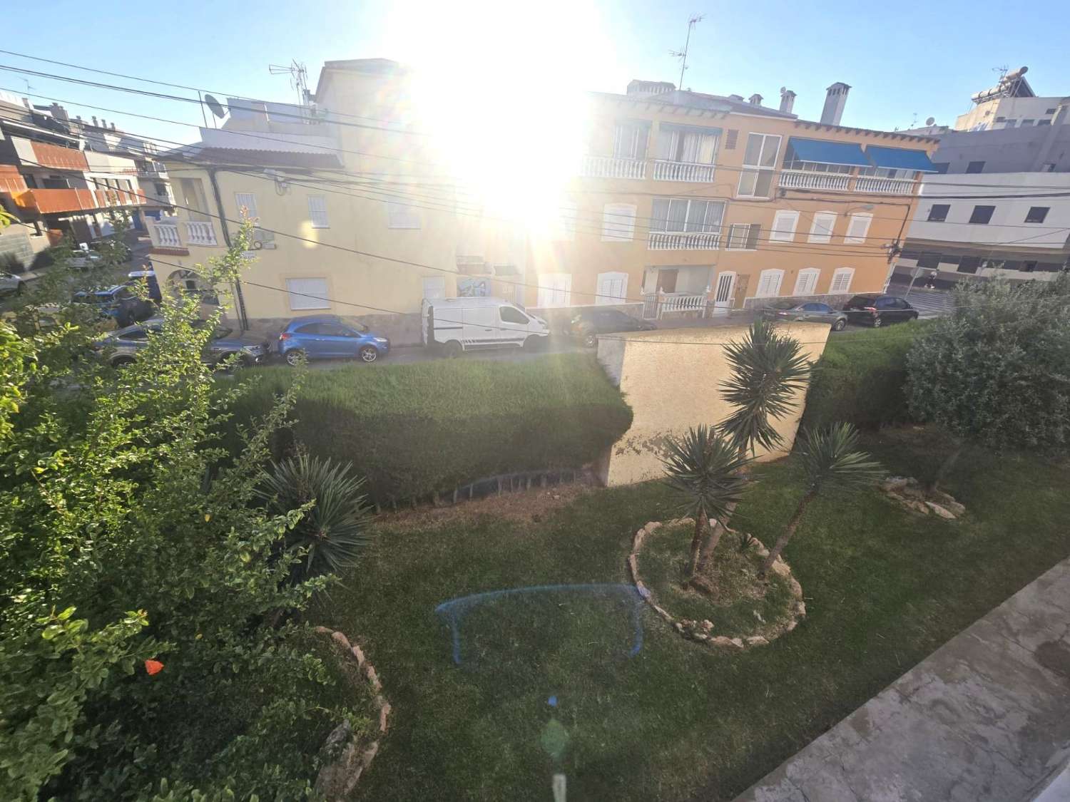 ADOSADO EN ESQUINA CON AMPLIAS TERRAZAS Y PISCINA A 10 MINUTOS DE LAS PLAYAS DEL CURA Y LOS LOCOS