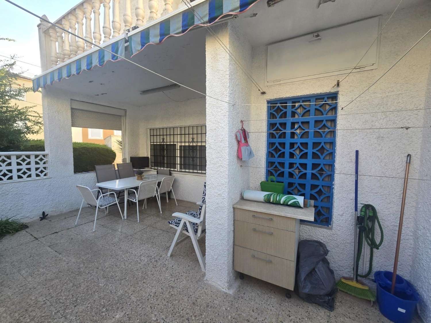 ADOSADO EN ESQUINA CON AMPLIAS TERRAZAS Y PISCINA A 10 MINUTOS DE LAS PLAYAS DEL CURA Y LOS LOCOS