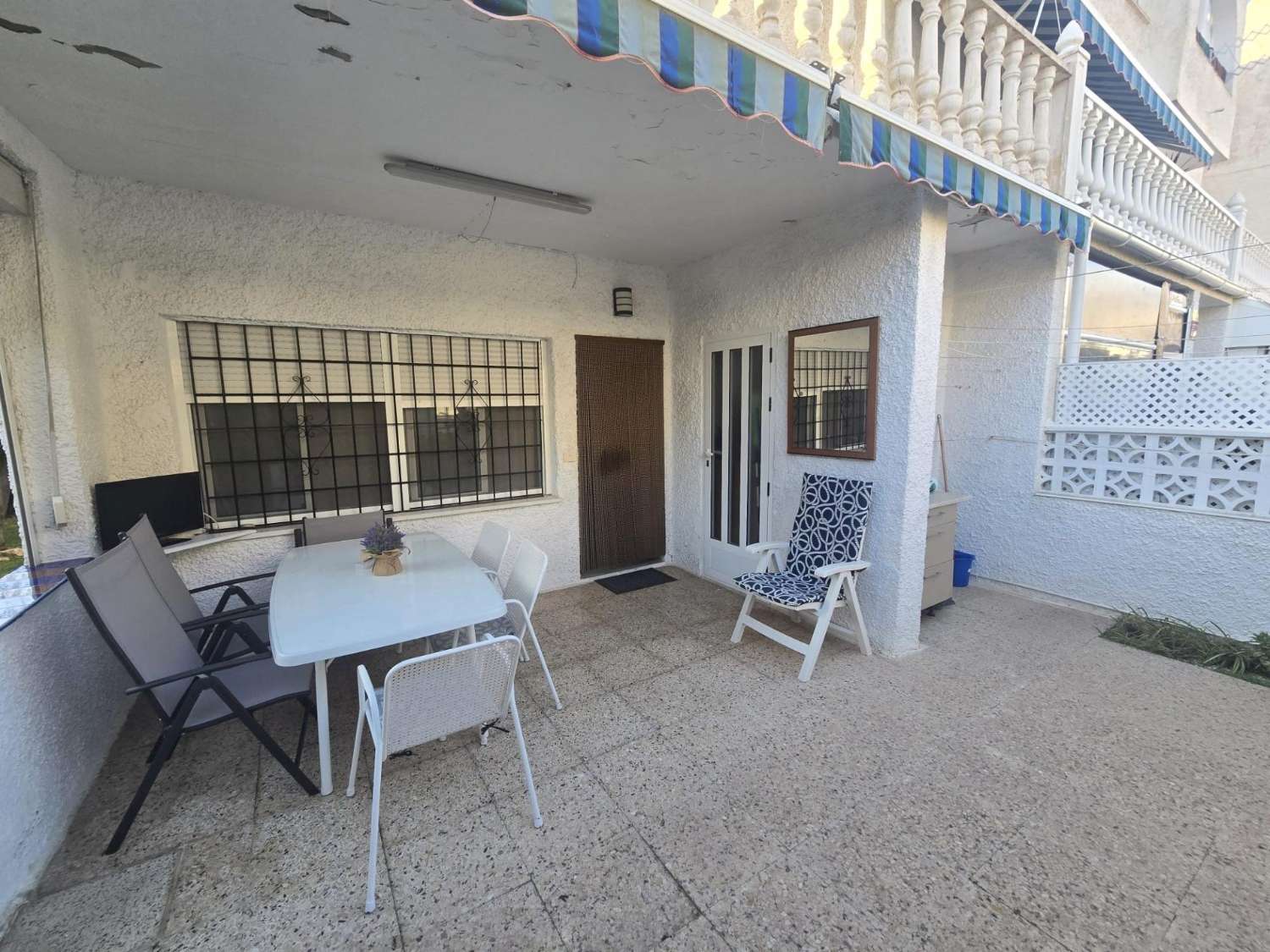 ADOSADO EN ESQUINA CON AMPLIAS TERRAZAS Y PISCINA A 10 MINUTOS DE LAS PLAYAS DEL CURA Y LOS LOCOS
