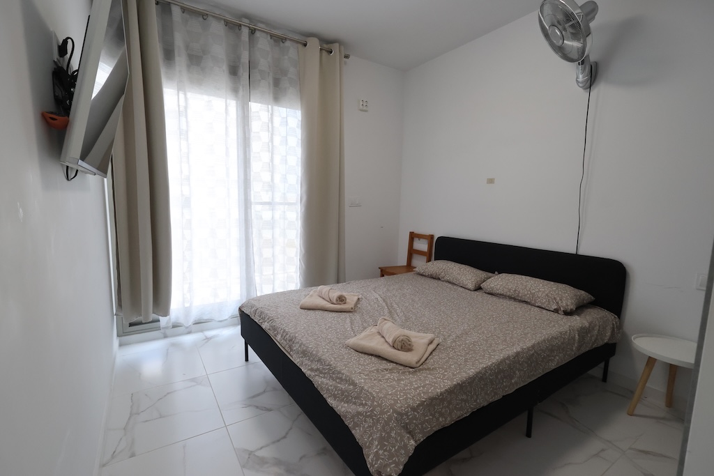 CHALET INDEPENDIENTE CON PISCINA PRIVADA, SOLÁRIUM Y 3 DORMITORIOS EN PAU 26, ORIHUELA COSTA