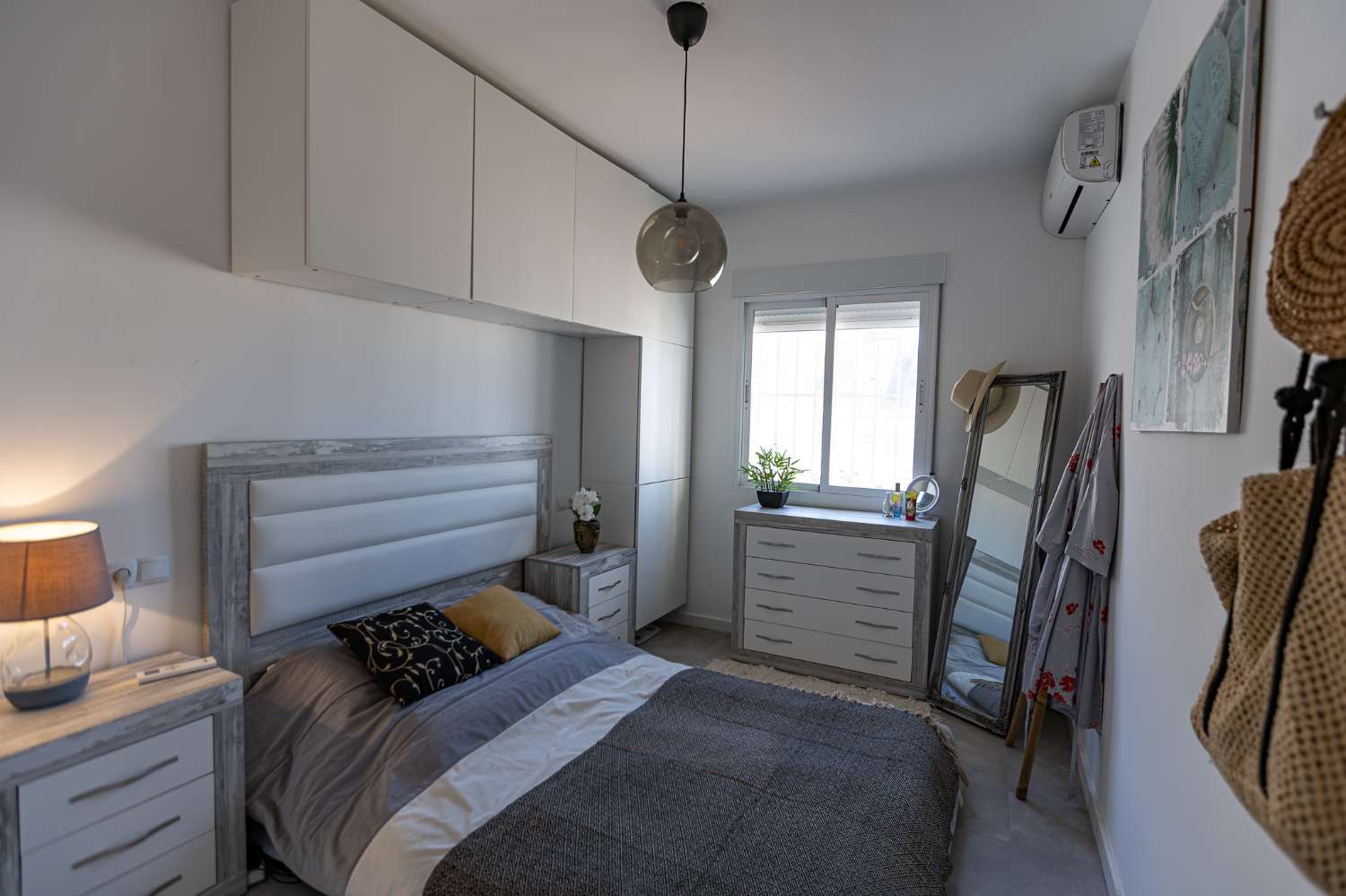 KUNNOSTETTU BUNGALOW, JOSSA ON SUURI YKSITYINEN 40 M² PATIO COSTA BLANCASSA